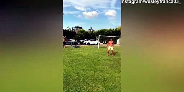 Wesley, il canestro è spettacolare!