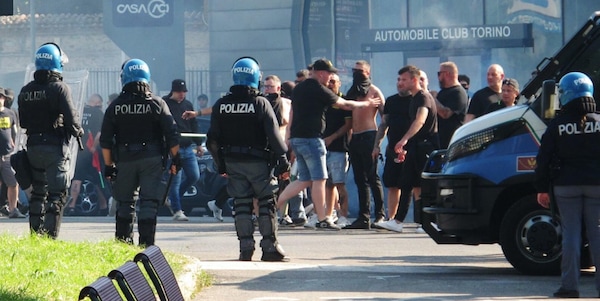 Torino-Juve e tifoso ferito, chiesto l'arresto del poliziotto: indagini e ricostruzione dei fatti