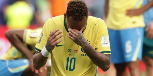 Neymar devastato, addio al Brasile in lacrime. E Ancelotti rilancia