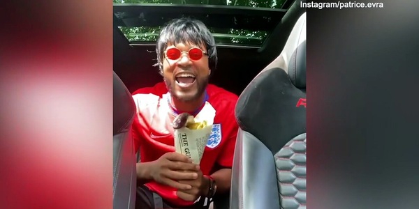 Evra-show: siparietto social per complimentarsi con l'Inghilterra