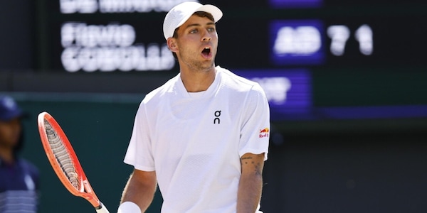 Cobolli ko ai quarti di Wimbledon: Fery vince in tre set. Fuori anche Paolini