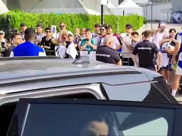 Raduno Juve, l'ingresso degli attaccanti