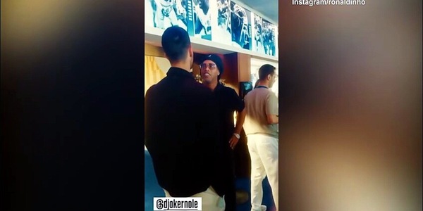 Djokovic e Ronaldinho si aggiungono in rubrica?