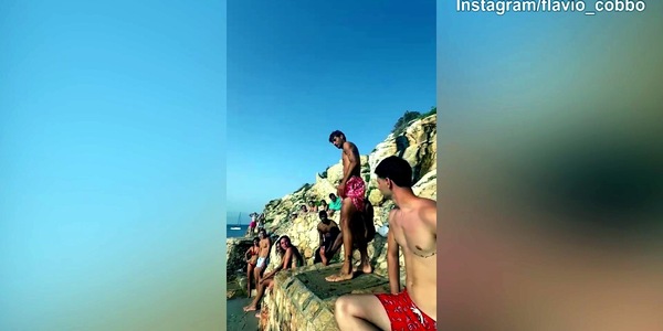 Tennis, Cobolli si tuffa: che volo!
