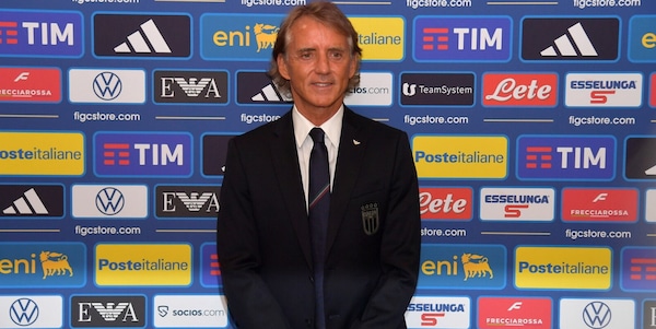 Mancini, in arrivo i primi nodi da sciogliere: c'entrano il regista e... l’Inter a tre