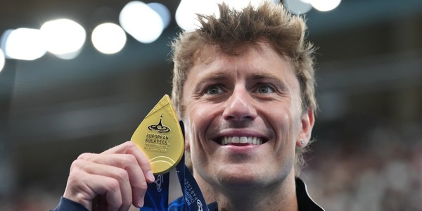 Diretta Europei Nuoto, le gare in tempo reale: Martinenghi-Quadarella doppio oro da sogno a Parigi
