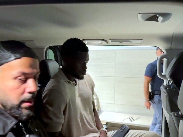 Napoli, l'arrivo in Italia di Badiashile