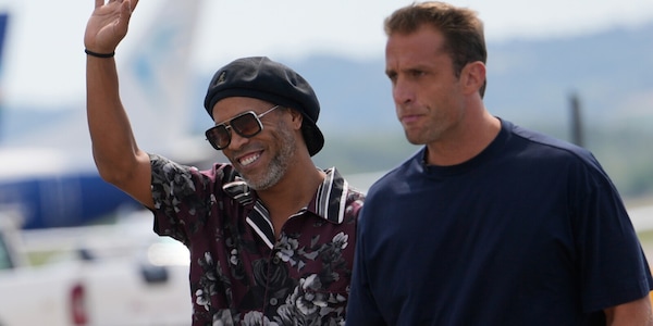 Ronaldinho sbarcato in Italia, il Ravenna lo vuole alla presentazione...e in campo