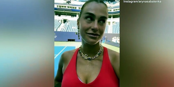 Sabalenka e Djokovic, sorrisi e smorfie prima del doppio agli Us Open