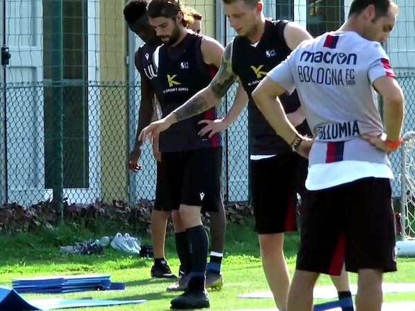 Tegola Bologna, infortunio per Orsolini