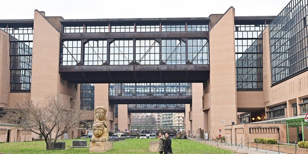Tredicenne abusata, insulti e minacce social alla gip di Torino