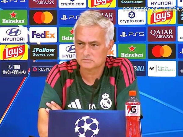 Mourinho: "Non ho nulla da chiarire con Chivu"