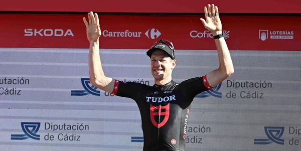 Vuelta: Kung in trionfo, esulta pure Mas