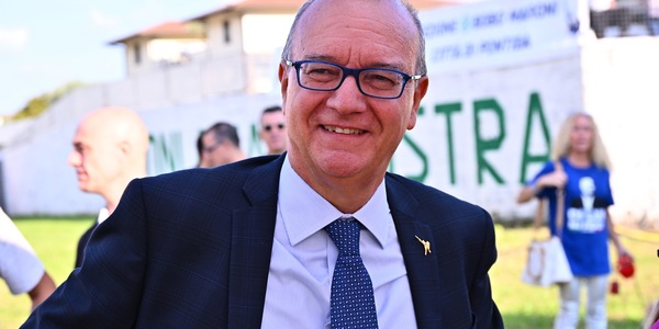 Valditara, premierò lo studente che ha bloccato il 13enne a Roma
