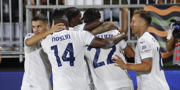 Zaccagni-Noslin, festa Lazio a Venezia: Gattuso aggancia Roma e Inter in testa