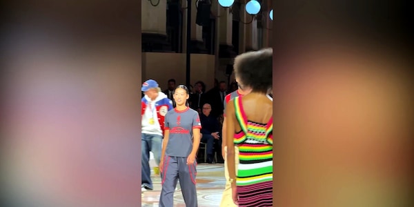 Loftus-Cheek sfila in centro a Milano