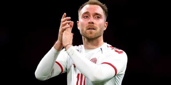 Eriksen, l'addio al Wolfsburg dopo il secondo infarto: "Voglio stare con la mia famiglia"