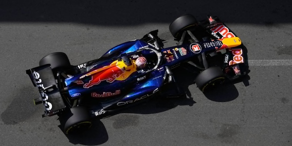Verstappen leader nelle terze libere al Gp di Azerbaigian, Hamilton davanti ad Antonelli