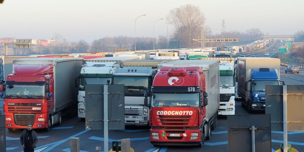 Assotir, 'se governo non ci convoca non escluso sciopero contro caro-gasolio'
