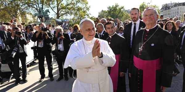 Il Papa ai francesi, 'non nascondete la vostra fede'