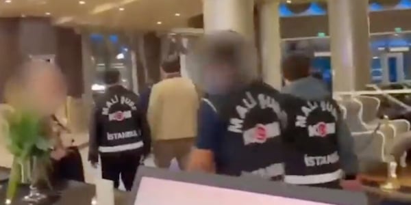 Terremoto in Turchia, bufera sugli arbitri. Arrestato il presidente: “Interferenze sulle partite”