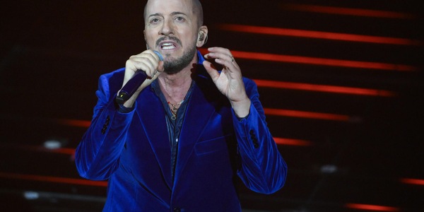 Raf, intervento alla faringe e stop ai concerti