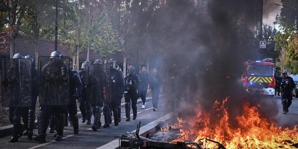 Rivolta studentesca in Francia, 'recensite 900 azioni di protesta in tutto il Paese'