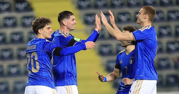 Pagelle Italia U21: Cisse decisivo, Chiarodia non sbaglia quasi niente, Comuzzo solidissimo