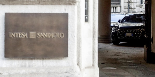 Si riunisce il Cda di Intesa Sanpaolo, possibile rilancio su Opas Mps