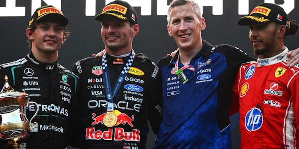 Gp Bahrein: Hamilton a podio, Leclerc quarto. Ferrari, clamorosa rimonta. Vince Verstappen, secondo Antonelli