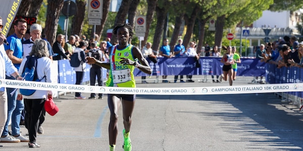 Maggi e Nimbona trionfano a Grado. Il tricolore dei 10 km di corsa su strada è il loro primo titolo italiano assoluto