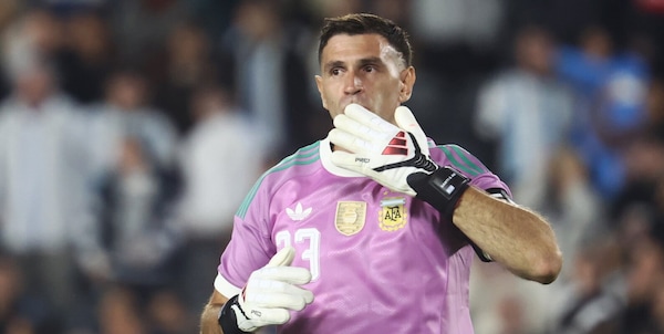 Dibu Martinez non ha dubbi: ecco chi prenderà la 10 dell'Argentina dopo Messi