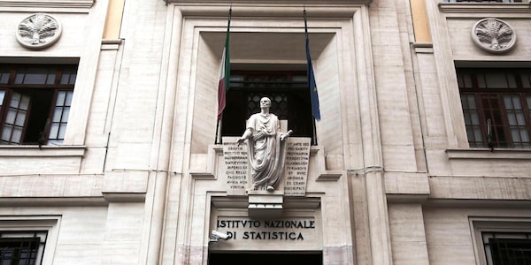 Istat, il deficit migliora al 2% del Pil nel secondo trimestre