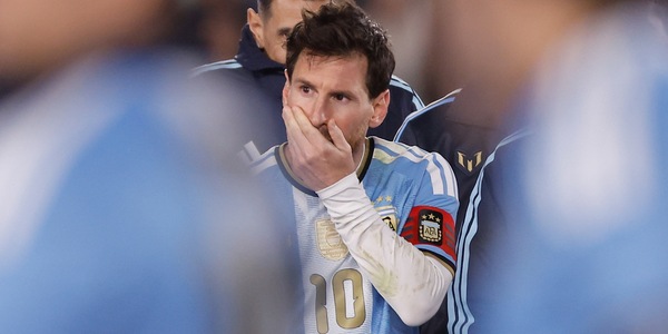 Calcio, Messi gioca l'ultima partita con l'Argentina: 'Orgoglioso di questi 20 anni'