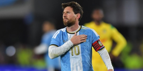 Messi, un gol e due assist nell'ultimo tango: "Mi mancherete". L'addio alla leggenda