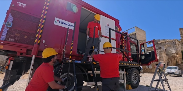 FiberCop, una flotta di 14 mezzi speciali a supporto della rete