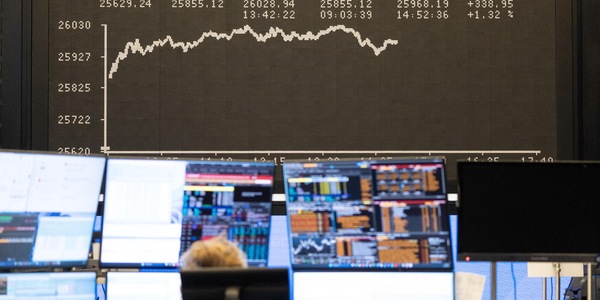 Borsa: l'Europa affonda coi bond, Milano -2,4% con le banche