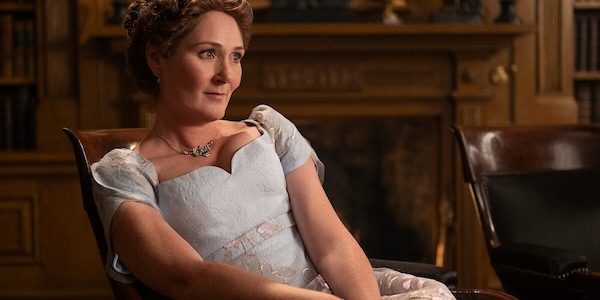 Netflix, nuovo prequel di Bridgerton sulla giovinezza di Lady Violet e visconte Edmund
