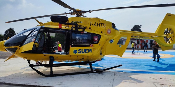 Bambina investita da un'auto nel cortile di casa, è grave