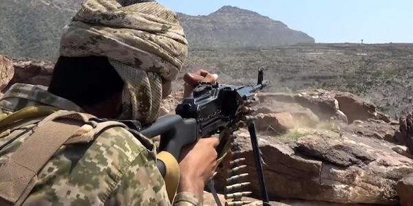 'Almeno due morti in attacco Houthi su scalo Riad, anche un'assistente di volo'