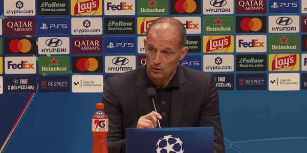Allegri e il modulo Napoli: “Discorsi da bar”. Poi loda l’ex Juve: “È uno che…”