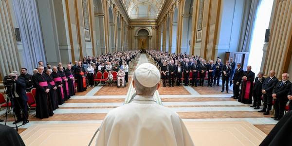 Annullate tutte le udienze del Papa fino al 20 ottobre