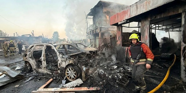 Zelensky, almeno due morti questa sera in attacchi russi a Kiev