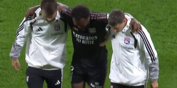 Openda frattura del perone, il Lione: "Non è stato tutelato". Simeone si gode David: "Ci serviva uno così"