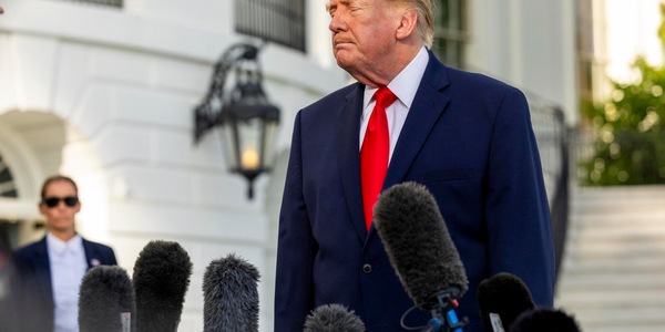 Trump, 'condividiamo intelligence con l'Ucraina, lavoriamo per fine guerra'