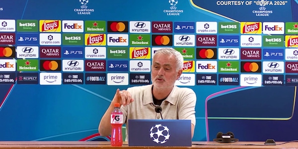 Mourinho avvisa: "Occhio ai tassisti, molti sono della Lazio..."