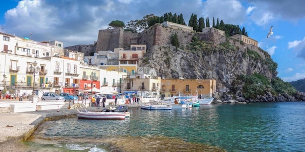 Confcommercio, stop agli extracosti per i collegamenti con le isole