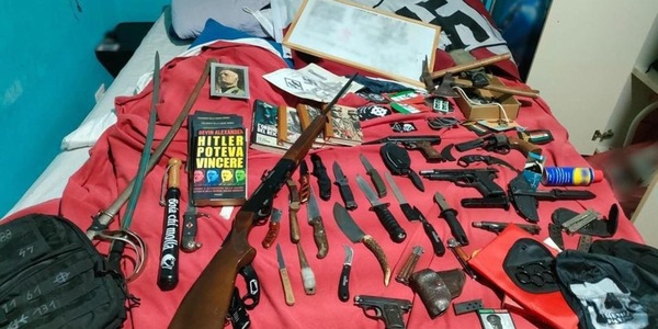 Arrestato 19enne nel Pavese, aveva armi e simboli nazisti