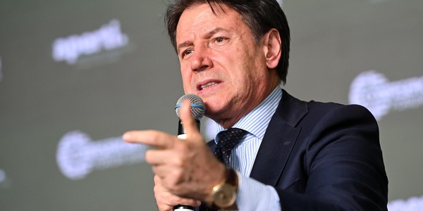 Conte, ultimamente Meloni sparisce, è sparita anche la manovra...