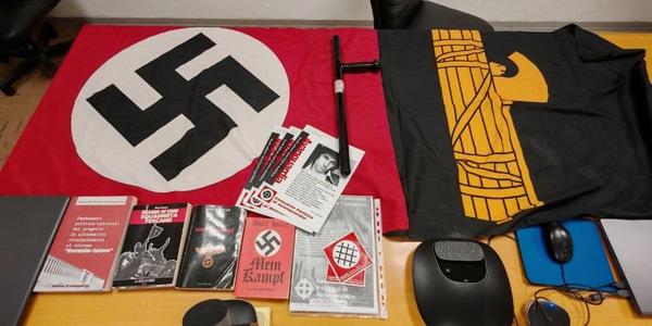 Arrestato 19enne nel Pavese, messaggi nazisti in una chat di scuola